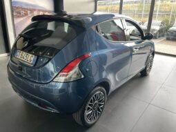 LANCIA YPSILON PLATINO HYBRID 1.0 70CV pieno