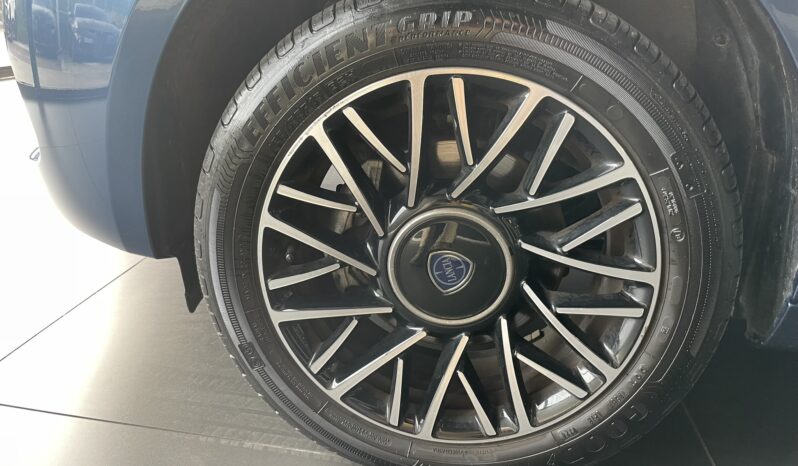 LANCIA YPSILON PLATINO HYBRID 1.0 70CV pieno