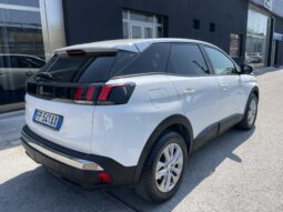 PEUGEOT 3008 ACTIVE 1.5 BLUEHDI 130CV pieno