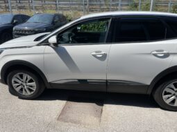 PEUGEOT 3008 ACTIVE 1.5 BLUEHDI 130CV pieno