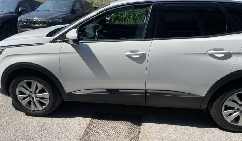 PEUGEOT 3008 ACTIVE 1.5 BLUEHDI 130CV pieno