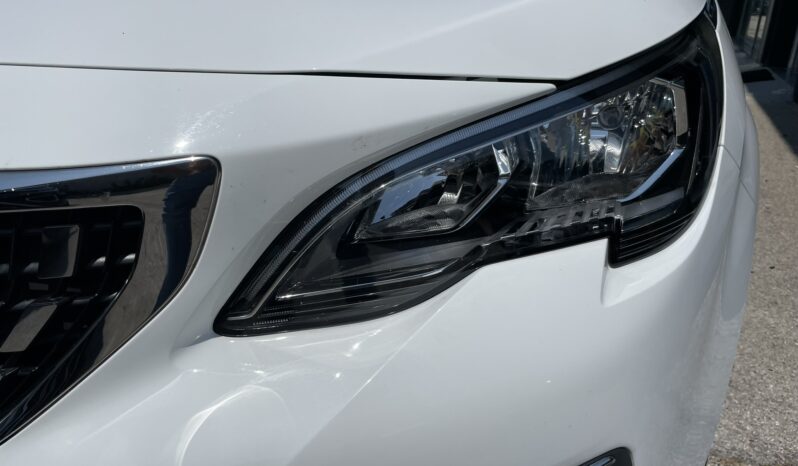 PEUGEOT 3008 ACTIVE 1.5 BLUEHDI 130CV pieno