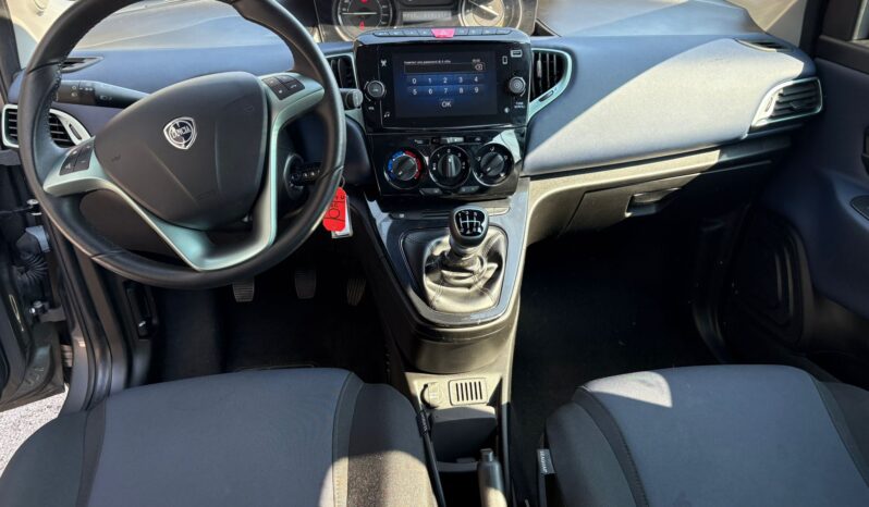 LANCIA YPSILON PLATINO HYBRID 1.0 70CV pieno