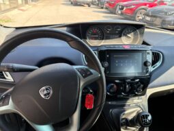 LANCIA YPSILON PLATINO HYBRID 1.0 70CV pieno
