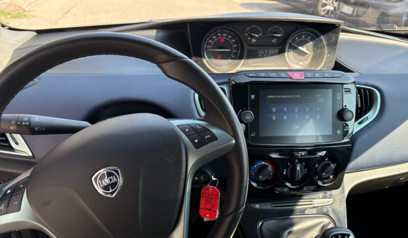 LANCIA YPSILON PLATINO HYBRID 1.0 70CV pieno