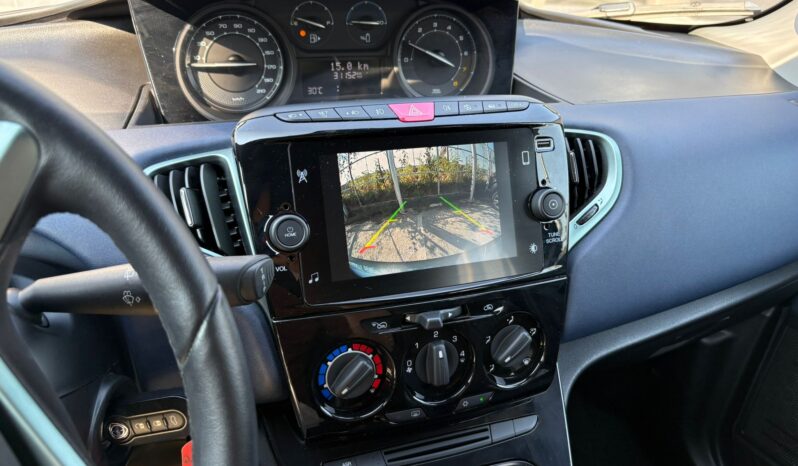 LANCIA YPSILON PLATINO HYBRID 1.0 70CV pieno