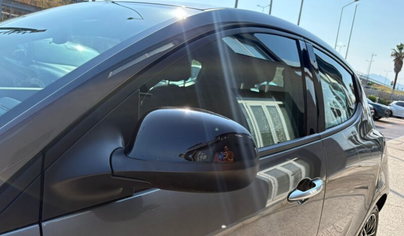 LANCIA YPSILON PLATINO HYBRID 1.0 70CV pieno