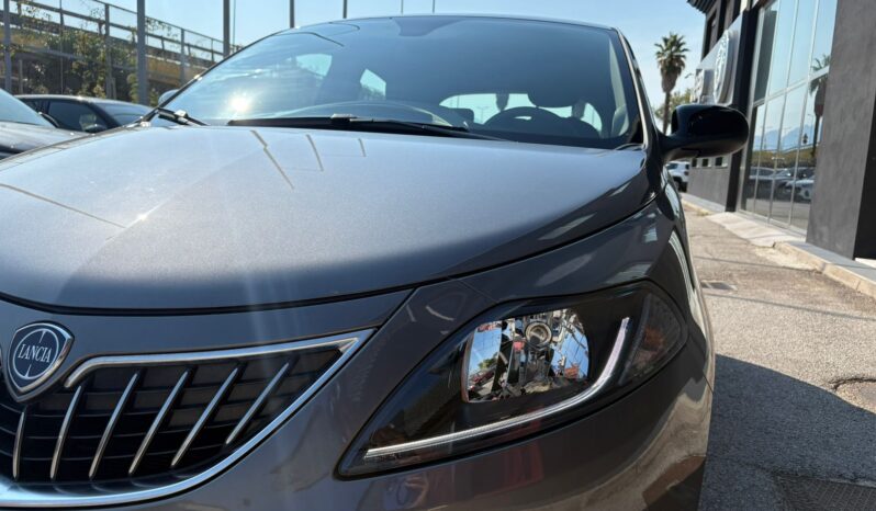 LANCIA YPSILON PLATINO HYBRID 1.0 70CV pieno
