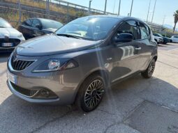 LANCIA YPSILON PLATINO HYBRID 1.0 70CV pieno
