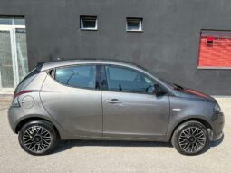 LANCIA YPSILON PLATINO HYBRID 1.0 70CV pieno