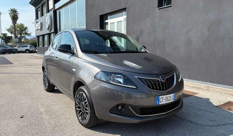 LANCIA YPSILON PLATINO HYBRID 1.0 70CV pieno